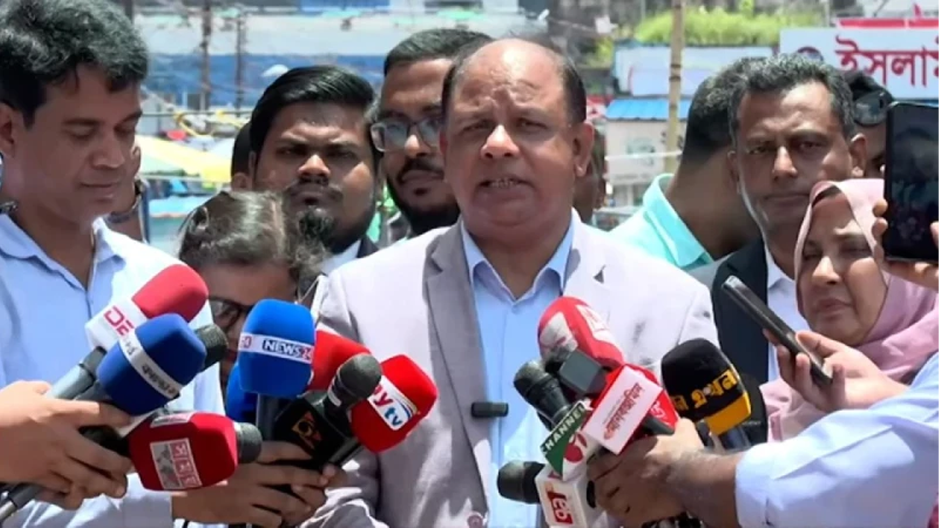 ১/১১-তে জেআইসিতে নির্যাতনের শিকার হন বর্তমান প্রধানমন্ত্রী তারেক রহমান: চিফ প্রসিকিউটর